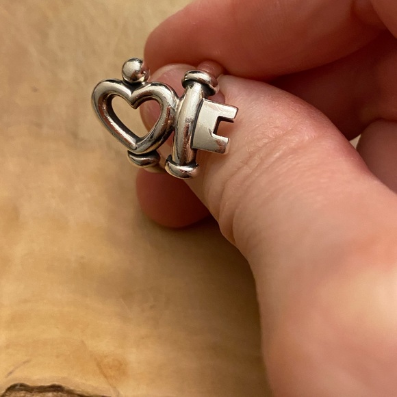 James Avery key to my heart sterling silver ring - Picture 6 of 9